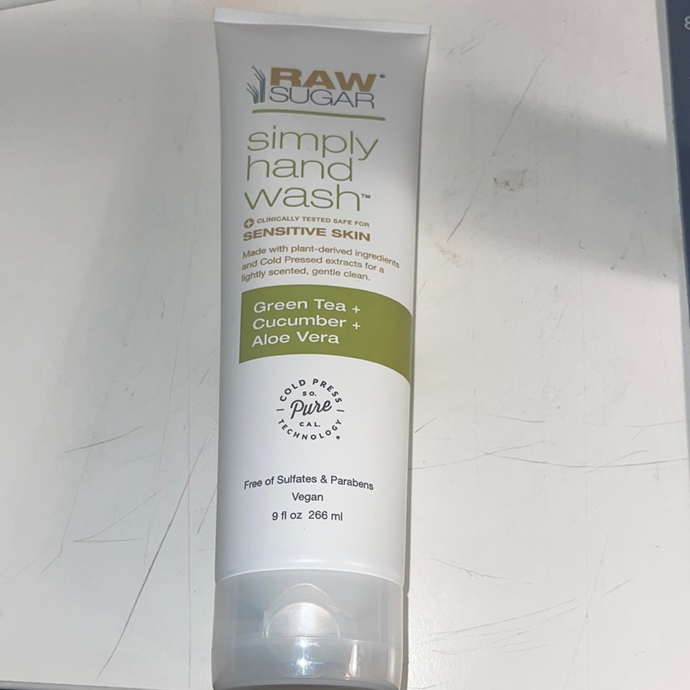 Raw Sugar Simply hand wash / Green tea +cucumber +Aloe Vera